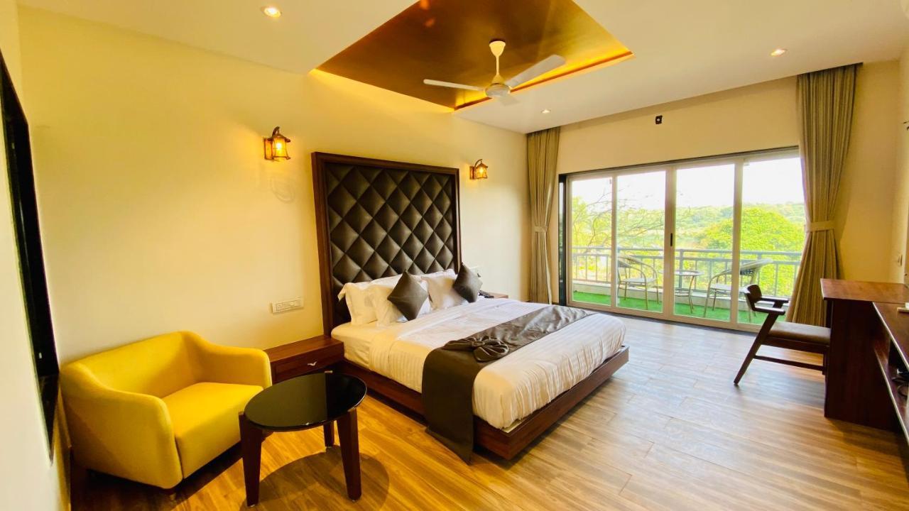 Krishna Riverside Resort Vasad Esterno foto