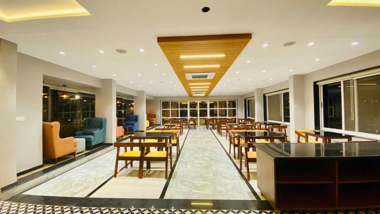 Krishna Riverside Resort Vasad Esterno foto
