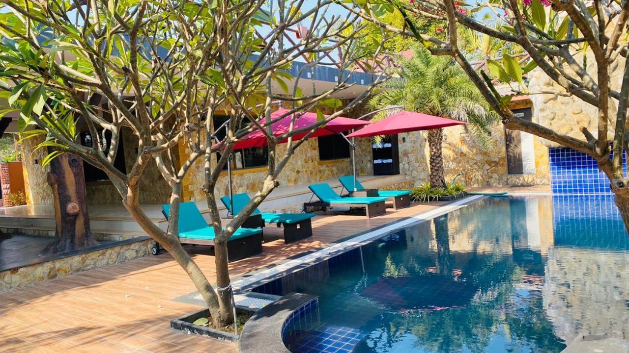 Krishna Riverside Resort Vasad Esterno foto