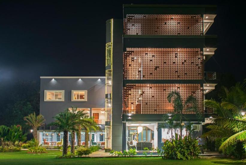 Krishna Riverside Resort Vasad Esterno foto