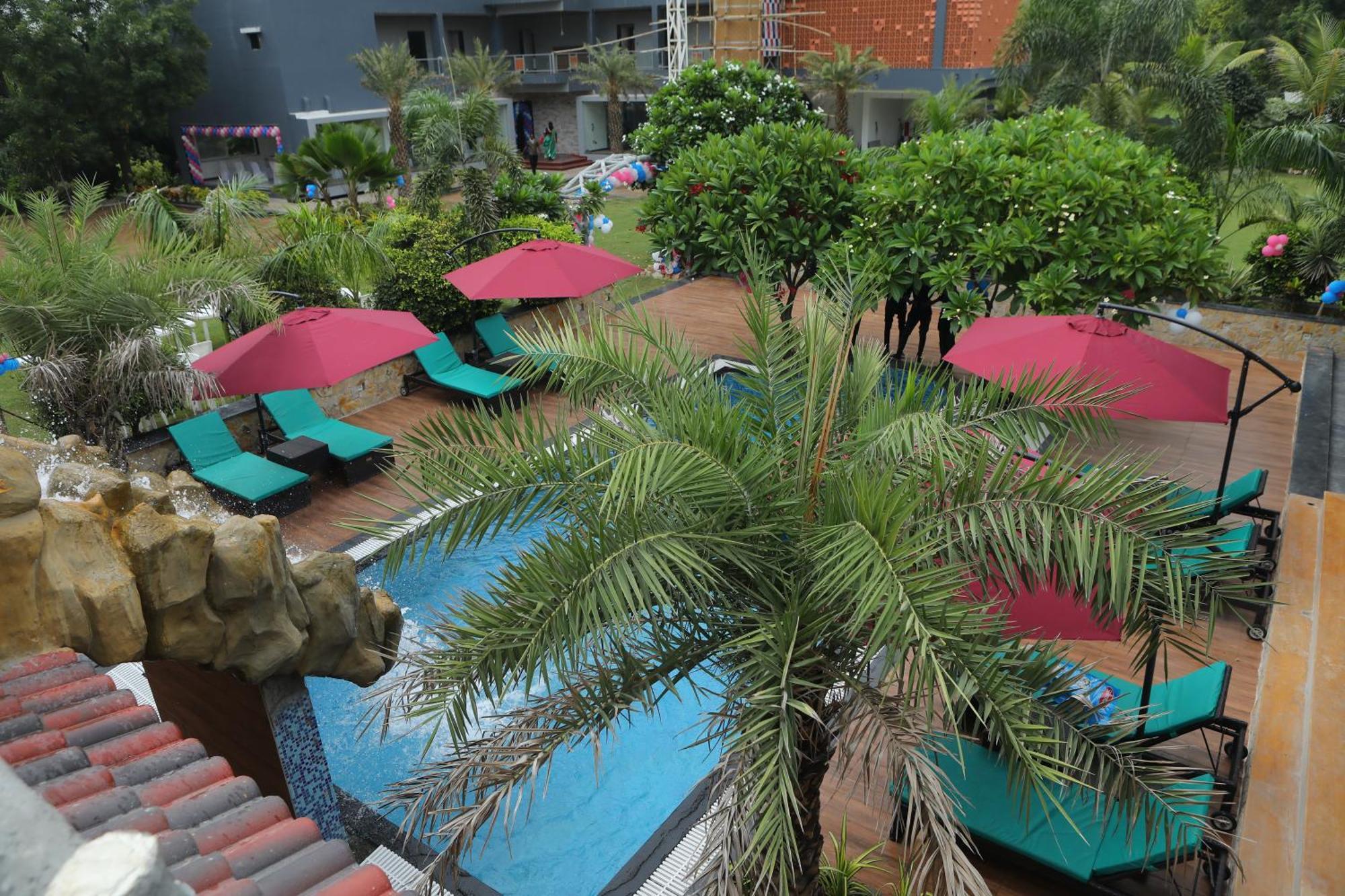 Krishna Riverside Resort Vasad Esterno foto