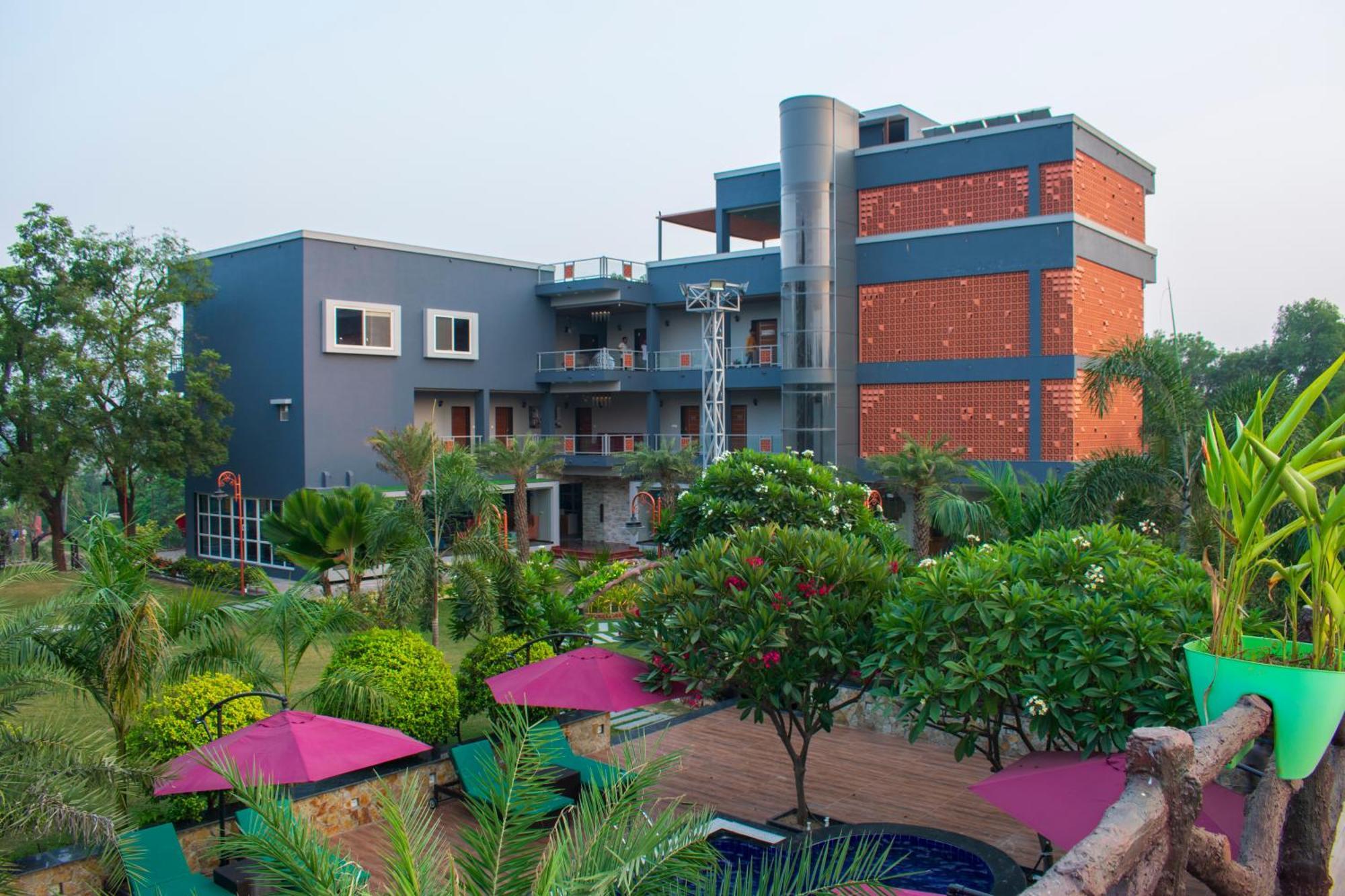 Krishna Riverside Resort Vasad Esterno foto
