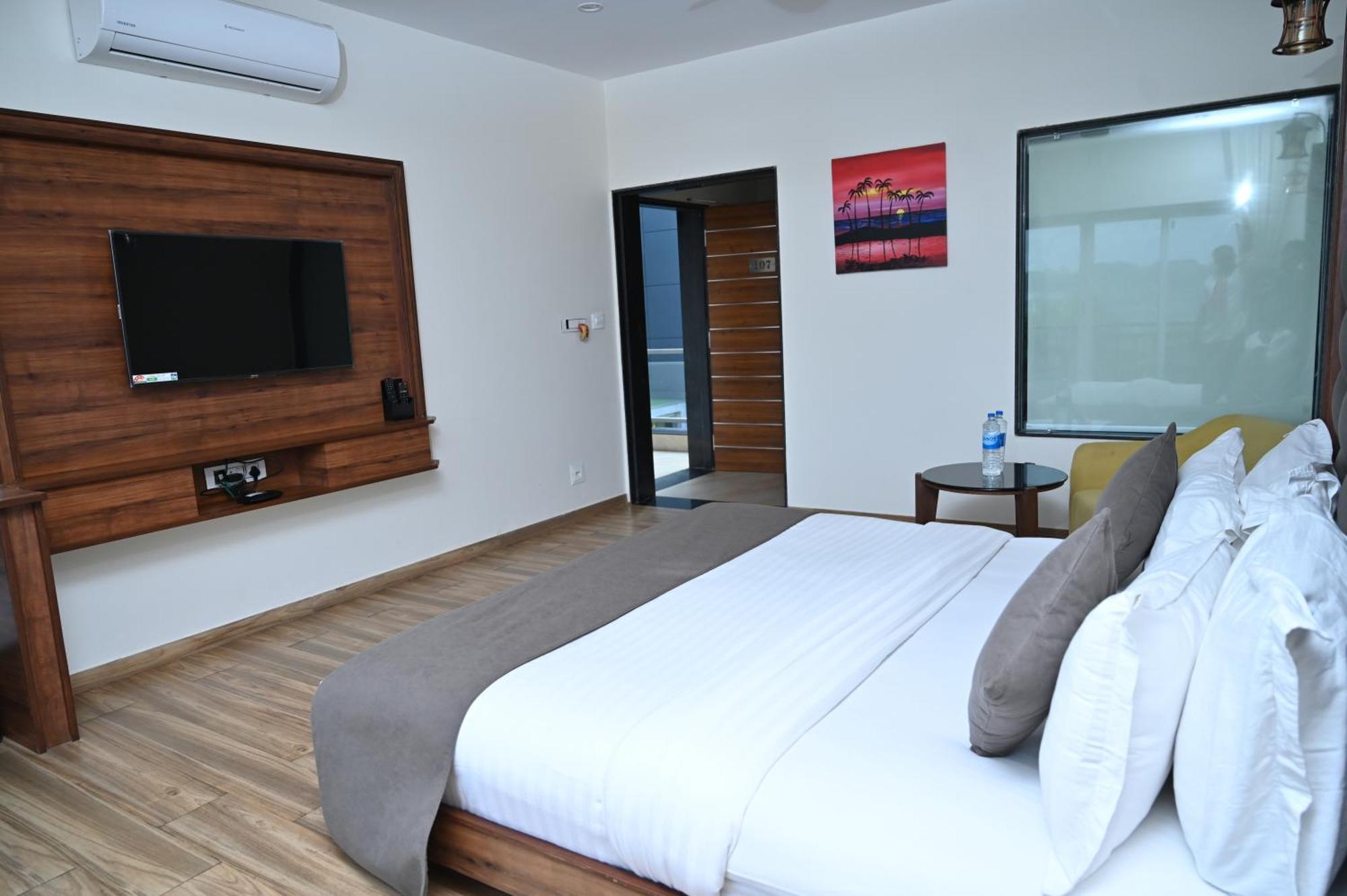 Krishna Riverside Resort Vasad Esterno foto